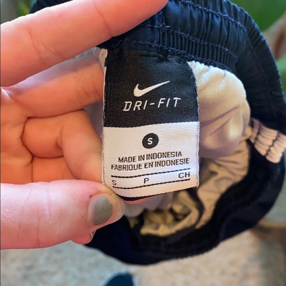 nike shorts - Picture 4 of 5